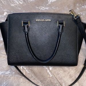 Michael Kors crossbody purse